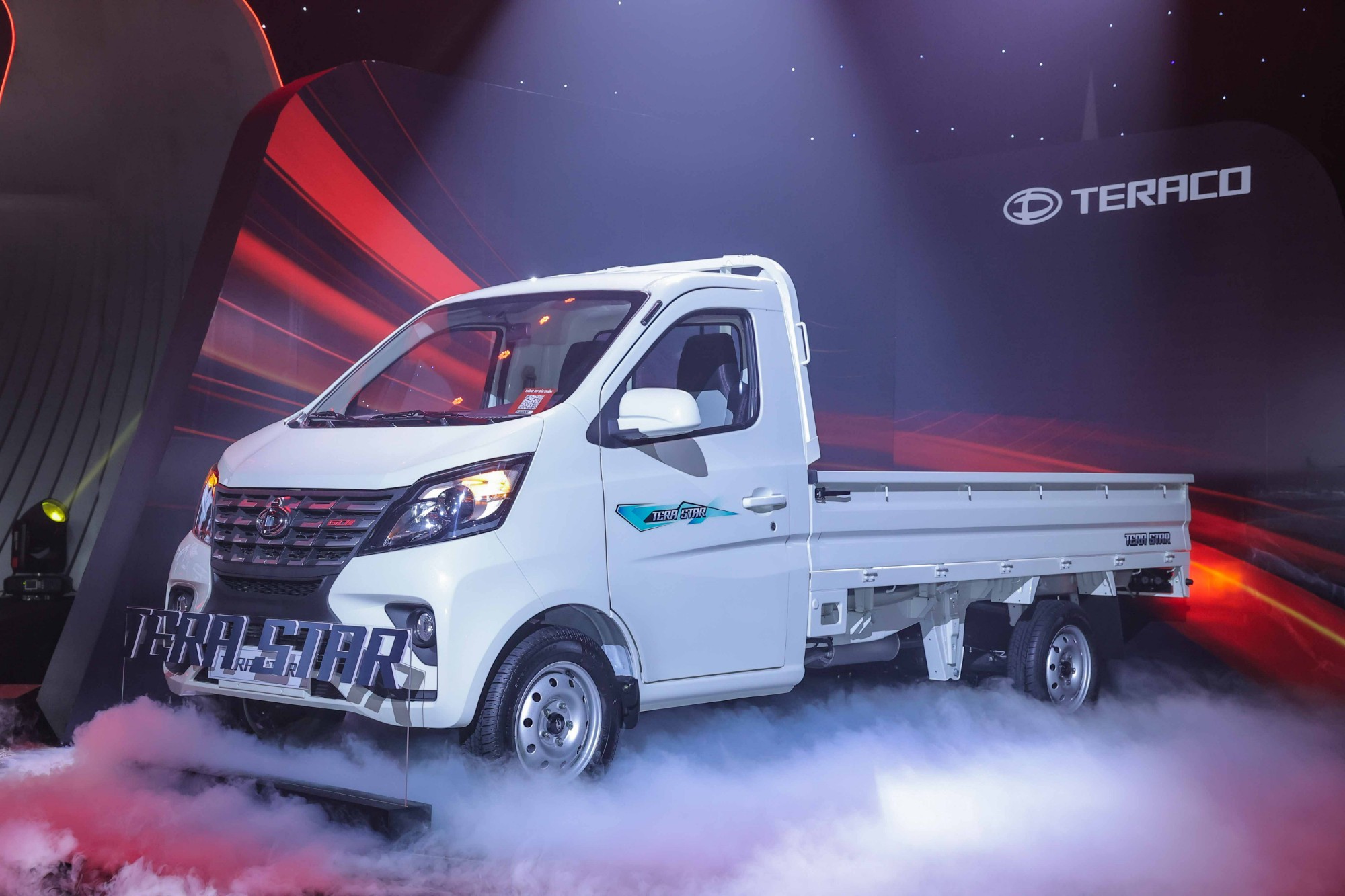 Xe tải nhẹ máy xăng Tera Star với 2 phiên bản tải trọng 990kg và 1250kg